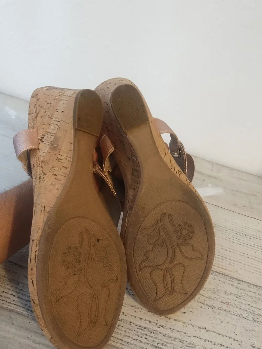 Women's mhite mountain all good wedge sandalsb size 9.5